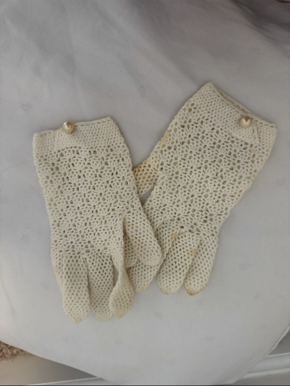 Vintage Cream Crochet Lace Gloves with Pearls
